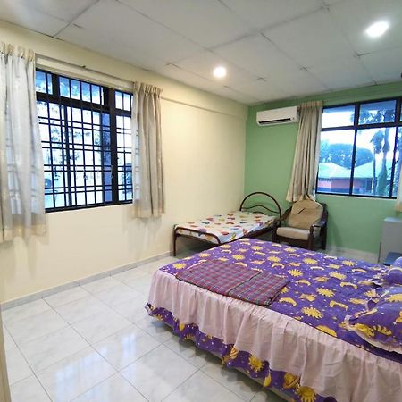 Cosy Homestay Ulu Tiram Exterior foto
