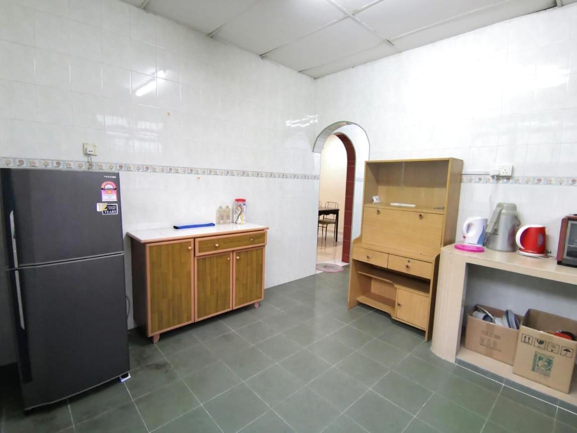 Cosy Homestay Ulu Tiram Exterior foto