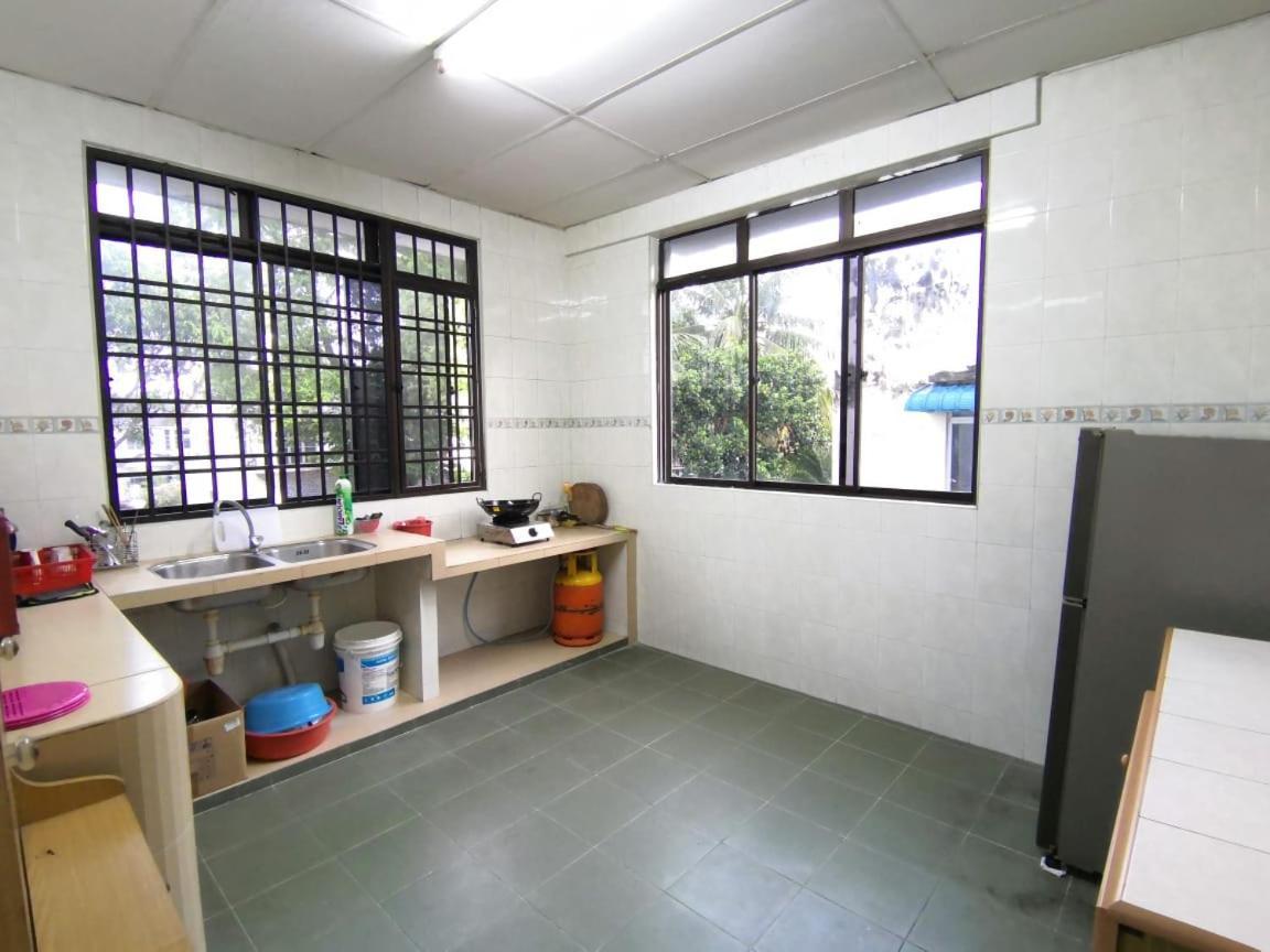Cosy Homestay Ulu Tiram Exterior foto
